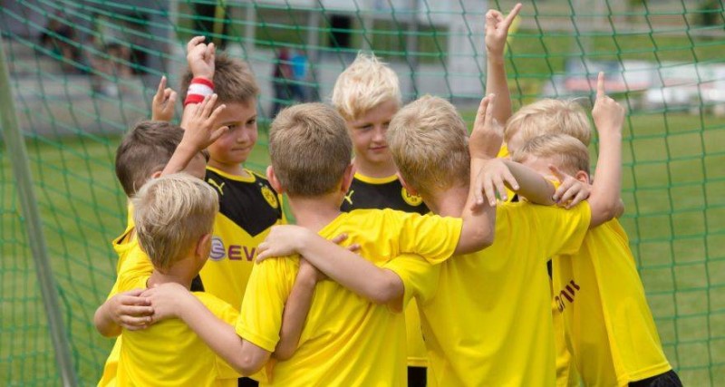 Học viện bóng đá Dortmund và cơ hội để vượt mặt Bayern